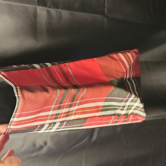 Victorias Secret PLAID Tote Weekender Tartan Plaid Black Red Logo Carry On NEW - Picture 16 of 16